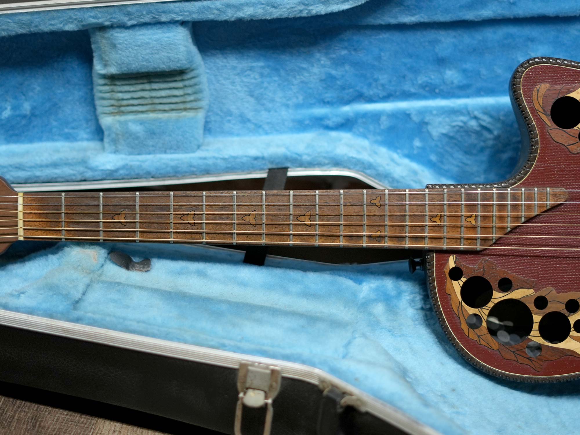 Ovation 1881-NB2 Adamas II Super Shallow Solid Red